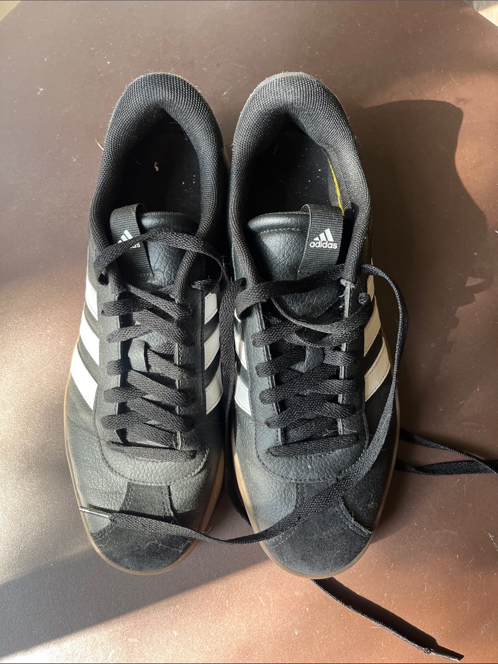 Men’s sized 9.5 adidas Black with White Stripes Low-Top Sneakers